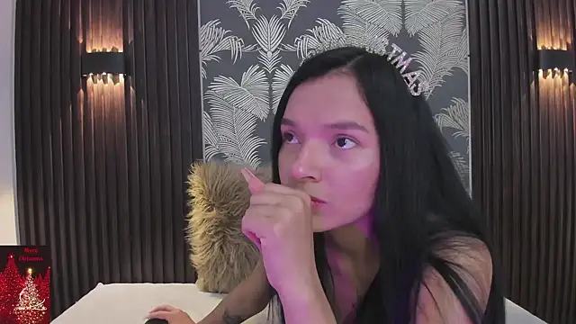 Snapshot of _shantal_smith chatting on 12-17-25, 05:52 shantal smith online show from 12-17-25, 05:52