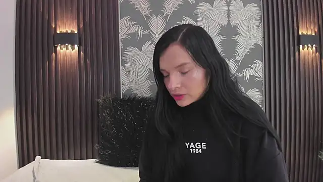 Snapshot of _shantal_smith chatting on 01-12-26, 02:55 shantal smith online show from 01-12-26, 02:55