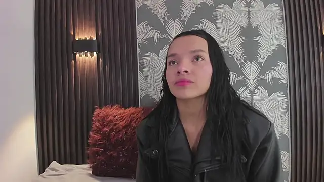 Snapshot of _shantal_smith chatting on 01-14-26, 05:07 shantal smith online show from 01-14-26, 05:07