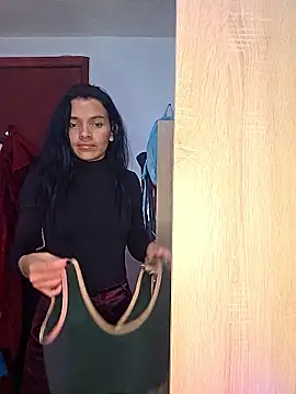 Snapshot of _shantal_smith chatting on 01-17-26, 05:45 shantal smith online show from 01-17-26, 05:45