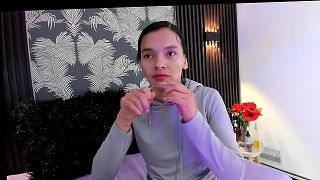 Snapshot of _shantal_smith chatting on 02-11-26, 12:48 shantal smith online show from 02-11-26, 12:48