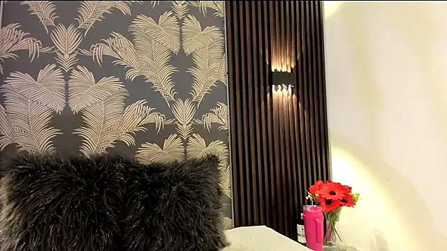 Snapshot of _shantal_smith chatting on 02-20-26, 12:29 shantal smith online show from 02-20-26, 12:29