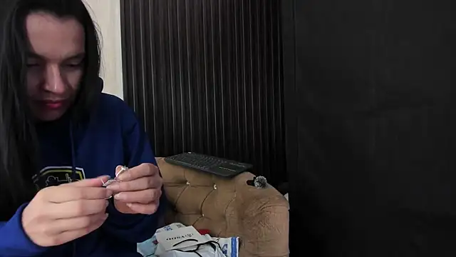 Snapshot of _shantal_smith chatting on 03-27-26, 12:38 shantal smith online show from 03-27-26, 12:38