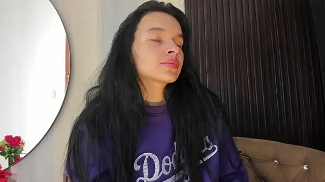 Snapshot of _shantal_smith chatting on 03-31-26, 12:23 shantal smith online show from 03-31-26, 12:23