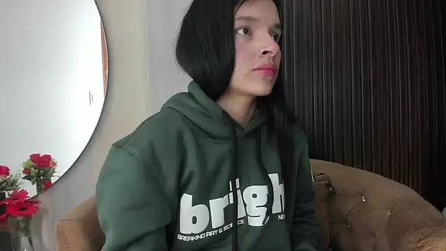 Snapshot of _shantal_smith chatting on 04-01-26, 12:44 shantal smith online show from 04-01-26, 12:44