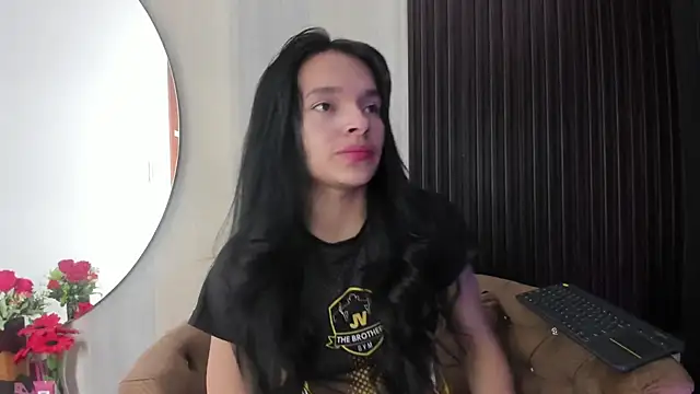 Snapshot of _shantal_smith chatting on 04-07-26, 12:33 shantal smith online show from 04-07-26, 12:33