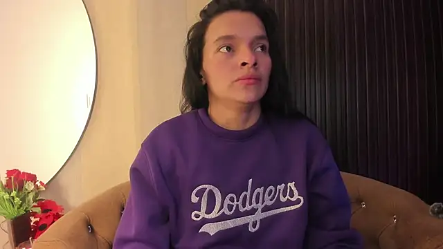 Snapshot of _shantal_smith chatting on 04-08-26, 12:43 shantal smith online show from 04-08-26, 12:43