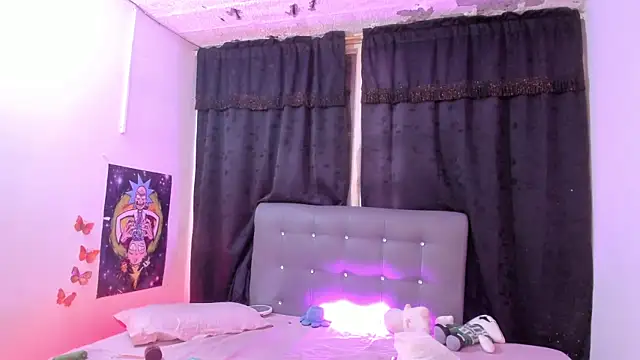 Snapshot of Megan_Miles02 chatting on 07-19-26, 03:32 Megan Miles02 online show from 07-19-26, 03:32