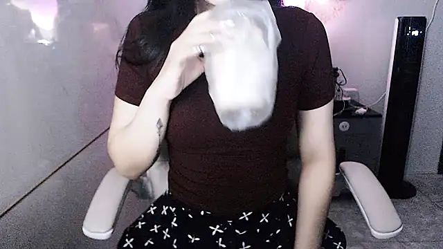 Snapshot of -KathySweet- chatting on 11-04-25, 03:16 -KathySweet- online show from 11-04-25, 03:16