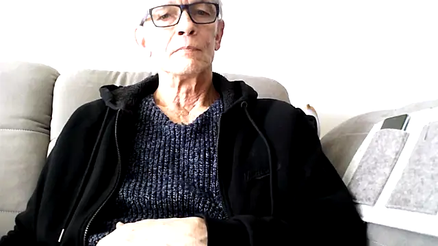 Snapshot of berfri chatting on 03-01-26, 12:18 berfri online show from 03-01-26, 12:18