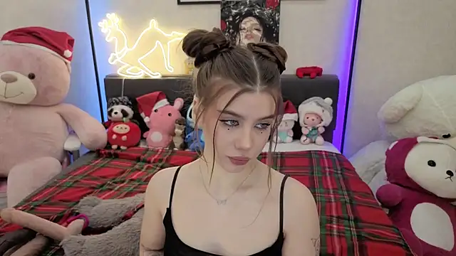 Snapshot of dolly_ll chatting on 12-18-25, 01:28 dolly ll online show from 12-18-25, 01:28