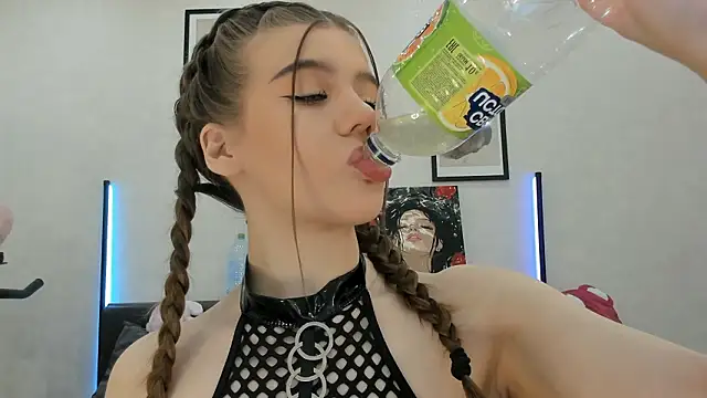 dolly ll online show from 03-12-26, 01:28