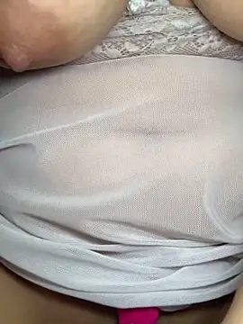 Snapshot of Linda-Mora chatting on 09-11-25, 10:26 Linda-Mora online show from 09-11-25, 10:26