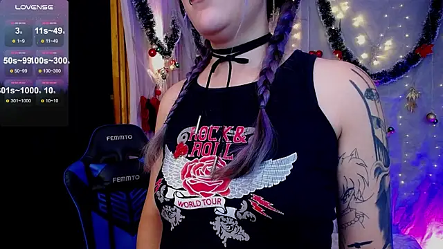 Snapshot of BLACKTSUKI7_ chatting on 12-18-24, 11:40 BLACKTSUKI7 online show from 12-18-24, 11:40