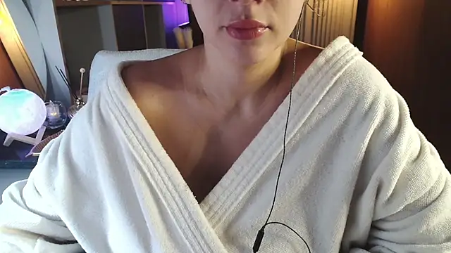 Snapshot of AnnaClaraunica chatting on 01-10-25, 10:39 AnnaClaraunica online show from 01-10-25, 10:39