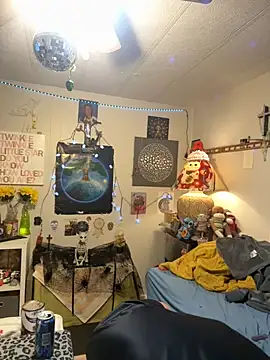 BobbyQ29 online show from 12-15-25, 08:40