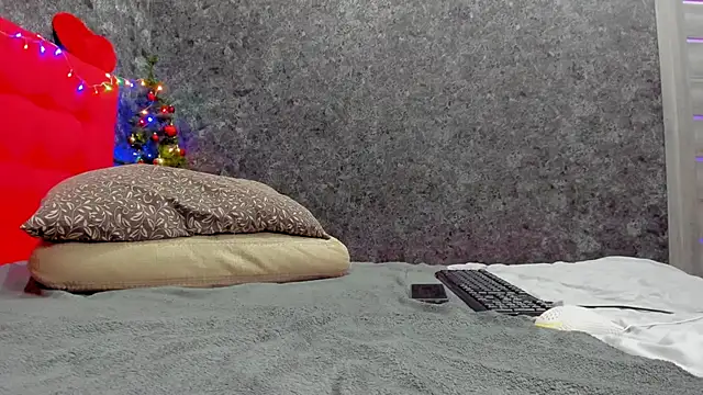 LayaFlow online show from 12-16-24, 01:43