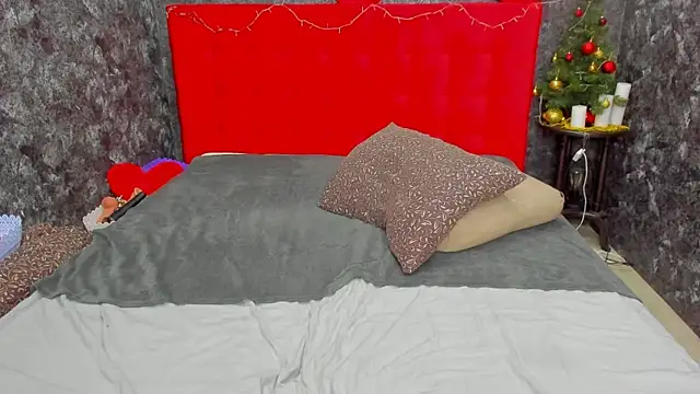 LayaFlow online show from 12-19-24, 02:46