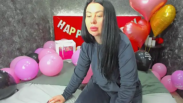 LayaFlow online show from 02-09-25, 12:41