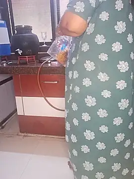 Snapshot of Ravina_patil1 chatting on 02-07-25, 11:01 Ravina patil1 online show from 02-07-25, 11:01