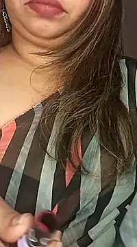 Snapshot of Ravina_patil1 chatting on 02-14-25, 07:23 Ravina patil1 online show from 02-14-25, 07:23