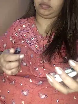 Snapshot of Ravina_patil1 chatting on 02-20-25, 04:14 Ravina patil1 online show from 02-20-25, 04:14