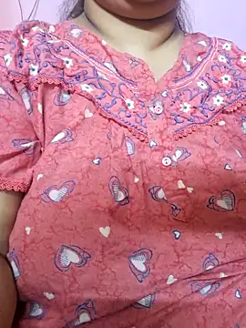 Snapshot of Ravina_patil1 chatting on 03-13-25, 12:37 Ravina patil1 online show from 03-13-25, 12:37