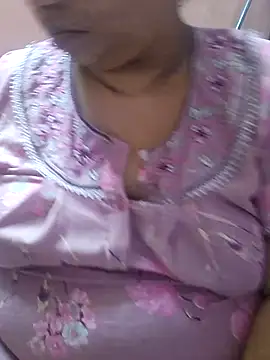 Snapshot of Ravina_patil1 chatting on 09-25-25, 09:24 Ravina patil1 online show from 09-25-25, 09:24