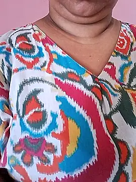 Snapshot of Ravina_patil1 chatting on 06-15-26, 07:10 Ravina patil1 online show from 06-15-26, 07:10