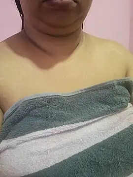 Snapshot of Ravina_patil1 chatting on 06-28-26, 04:07 Ravina patil1 online show from 06-28-26, 04:07