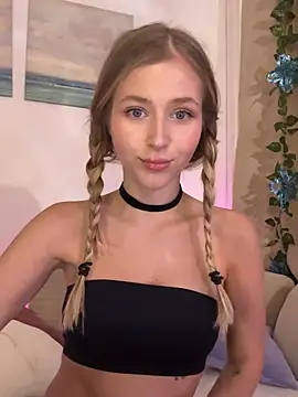 LunaRase online show from 02-20-25, 02:24