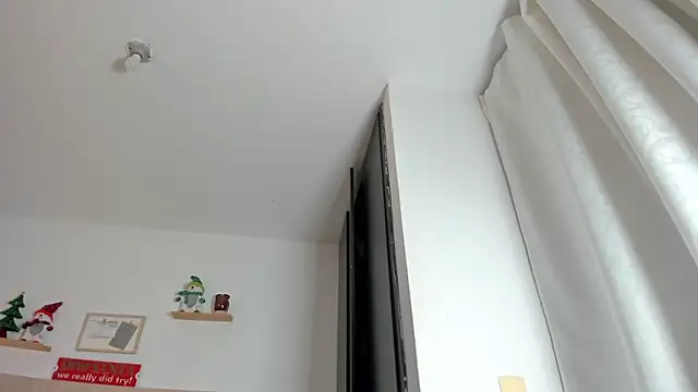 Avaline Blancx online show from 12-20-24, 11:47