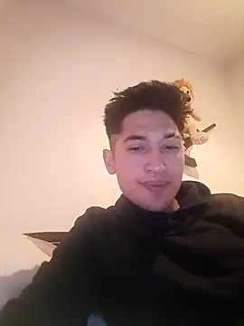 Snapshot of johan_l_ chatting on 02-24-26, 01:03 johan l online show from 02-24-26, 01:03