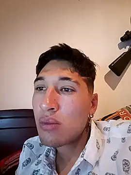 Snapshot of johan_l_ chatting on 03-15-26, 05:57 johan l online show from 03-15-26, 05:57