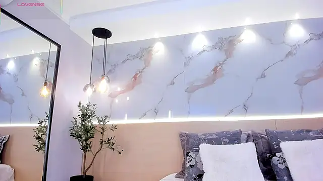 Snapshot of SteffanyBeck chatting on 02-11-26, 02:00 SteffanyBeck online show from 02-11-26, 02:00