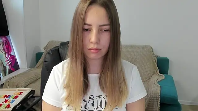 Mia shy1 online show from 12-15-25, 06:39