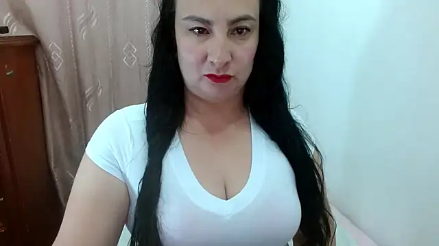 Snapshot of Ashyle chatting on 07-09-26, 03:43 Ashyle online show from 07-09-26, 03:43