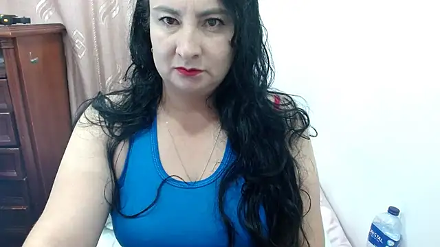 Snapshot of Ashyle chatting on 07-12-26, 11:51 Ashyle online show from 07-12-26, 11:51