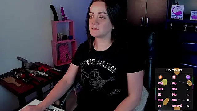 sara goodgirl13 online show from 10-18-25, 10:21