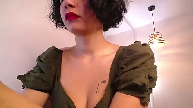 Snapshot of Moony_14 chatting on 02-28-25, 12:21 Moony 14 online show from 02-28-25, 12:21