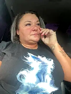 Snapshot of MikyVesela chatting on 09-27-25, 12:10 MikyVesela online show from 09-27-25, 12:10