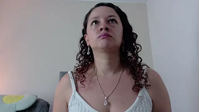 Snapshot of ArtesanaMK chatting on 06-09-26, 03:12 ArtesanaMK online show from 06-09-26, 03:12