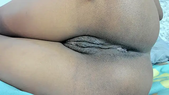 Snapshot of Canhela1 chatting on 04-15-26, 11:38 Canhela1 online show from 04-15-26, 11:38