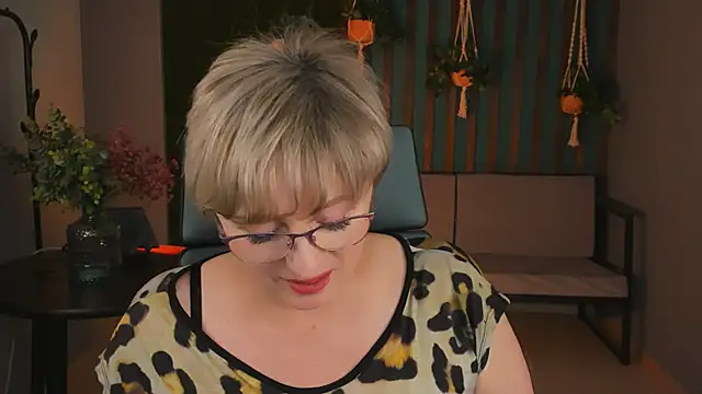 Snapshot of sugar_vivien chatting on 12-14-24, 03:15 sugar vivien online show from 12-14-24, 03:15