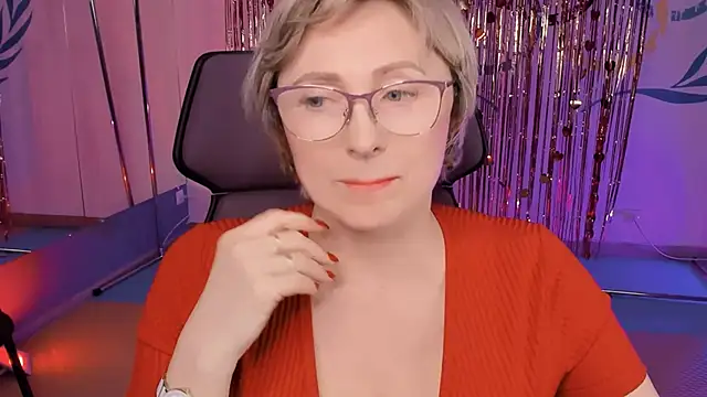Snapshot of sugar_vivien chatting on 02-28-25, 04:20 sugar vivien online show from 02-28-25, 04:20