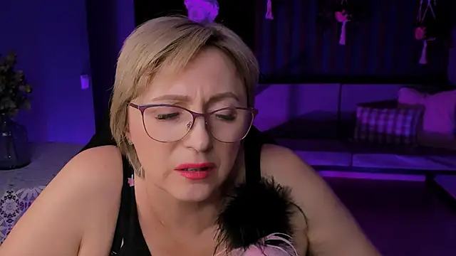 Snapshot of sugar_vivien chatting on 03-22-25, 06:25 sugar vivien online show from 03-22-25, 06:25