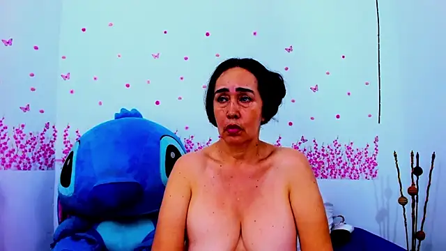 Snapshot of HorniestMilf chatting on 06-13-26, 08:07 HorniestMilf online show from 06-13-26, 08:07