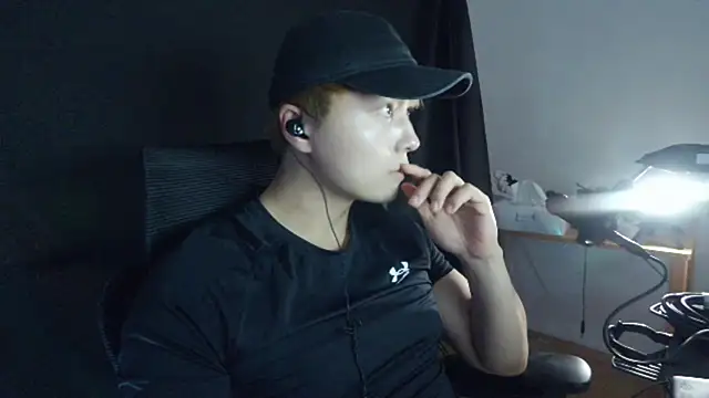 Snapshot of Tkcqcc chatting on 03-19-25, 02:46 Tkcqcc online show from 03-19-25, 02:46