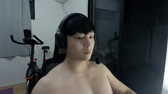 Snapshot of Tkcqcc chatting on 09-22-25, 11:34 Tkcqcc online show from 09-22-25, 11:34