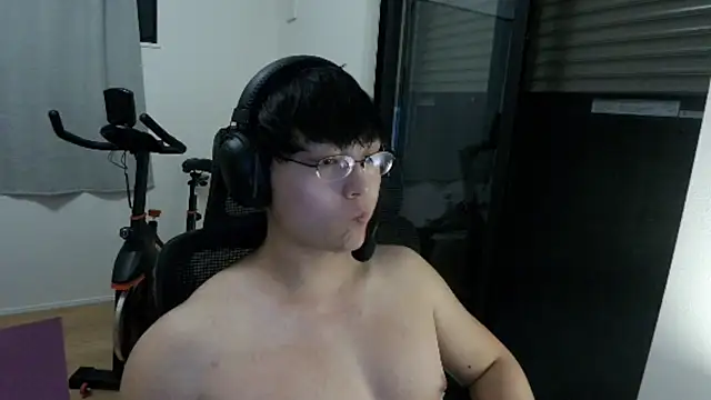 Snapshot of Tkcqcc chatting on 09-24-25, 04:43 Tkcqcc online show from 09-24-25, 04:43